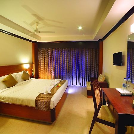 Hotel Zodiac Regency Kollam Kültér fotó