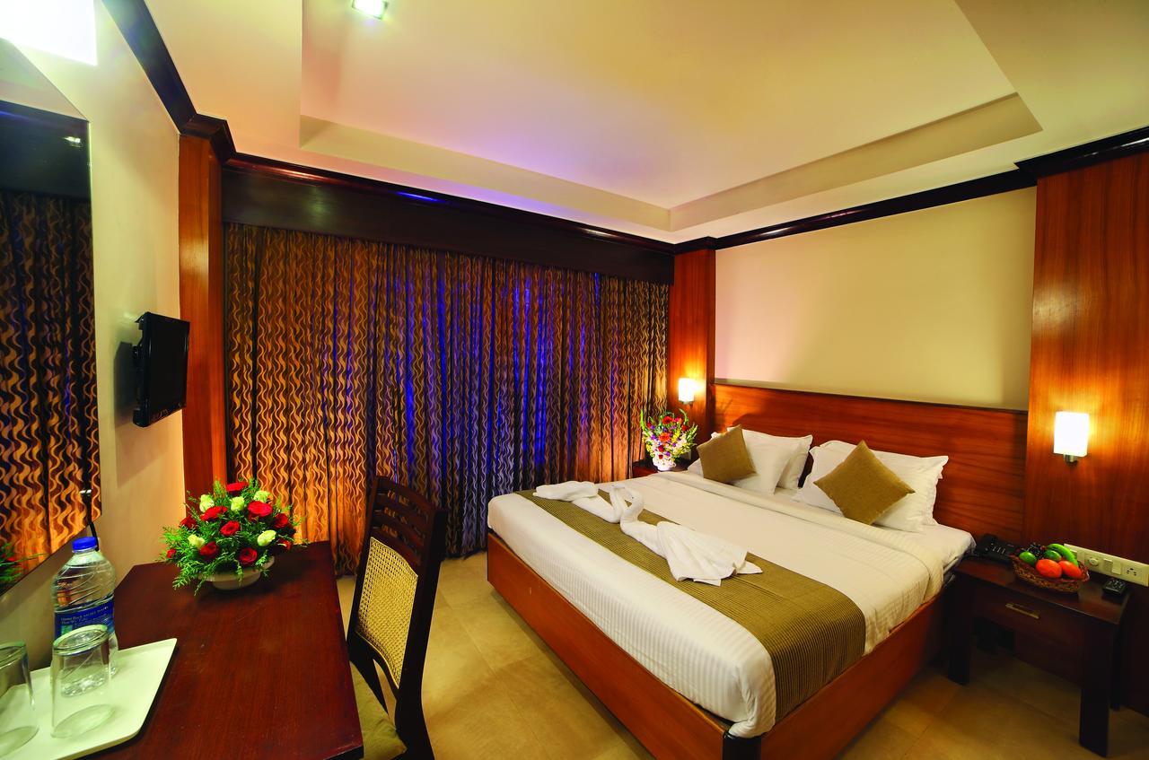 Hotel Zodiac Regency Kollam Kültér fotó