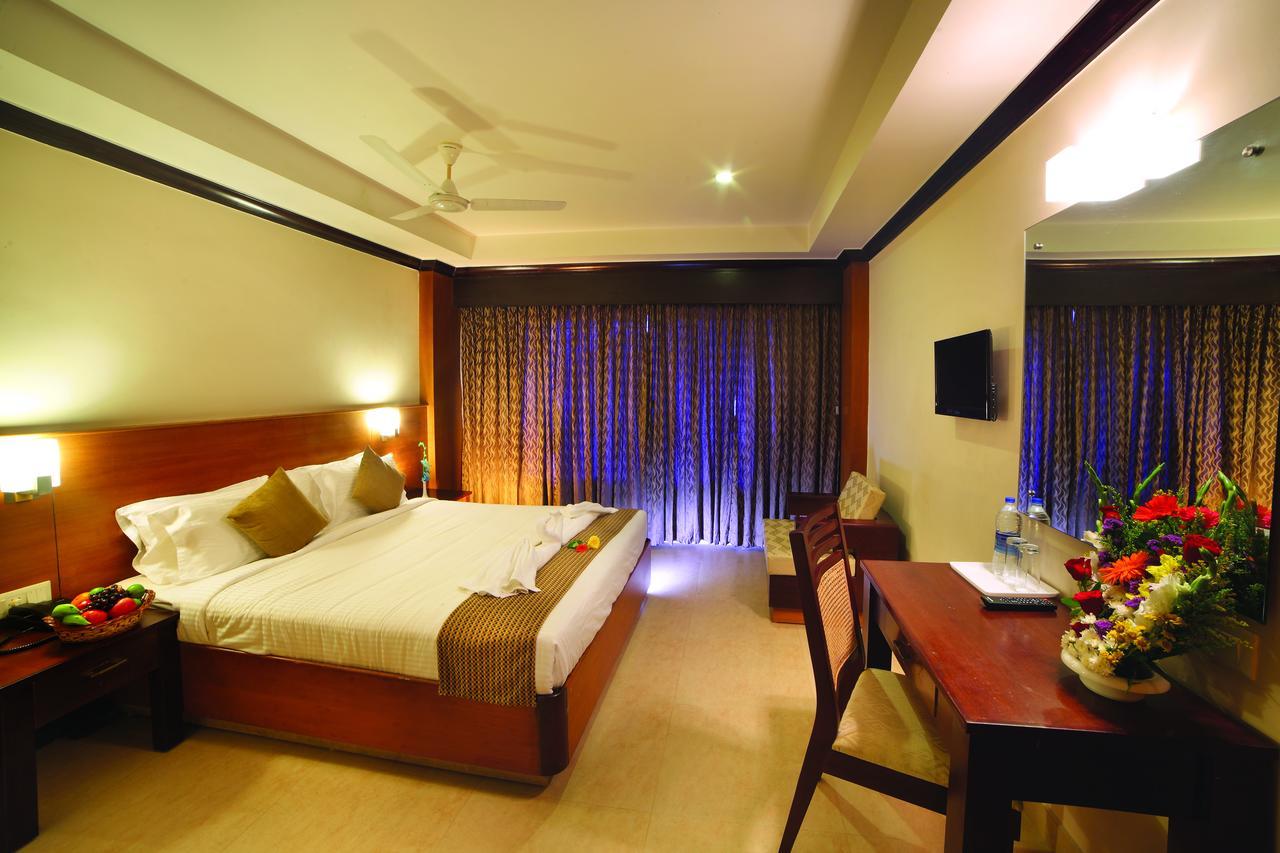 Hotel Zodiac Regency Kollam Kültér fotó